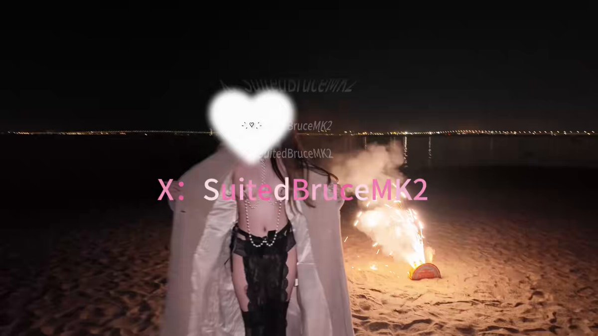 ビーチのセクシー女神、過激な誘惑！SuitdBruceMK2