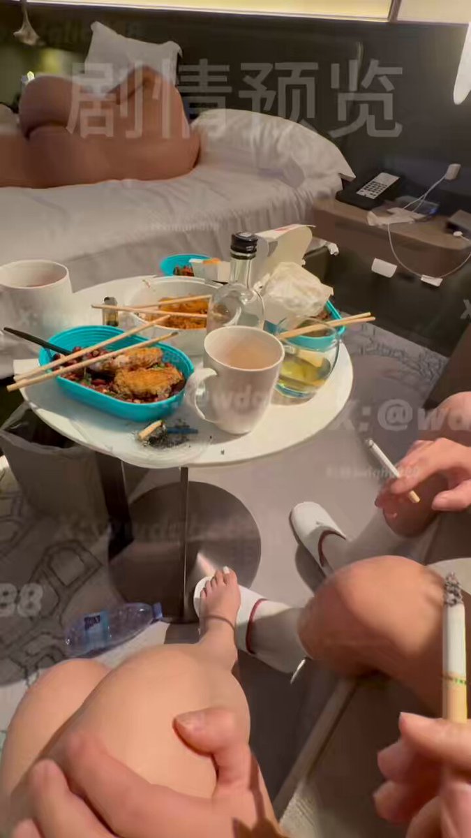 Hoje, minha namorada e eu comemoramos o aniversário do meu melhor amigo. Eu jamais imaginaria que, depois de beber demais, ele trataria m...