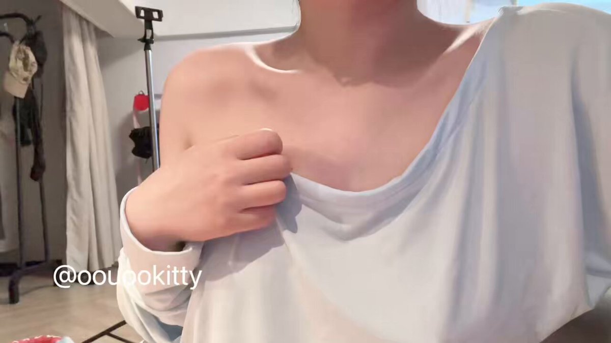 ouookitty White T Seduction! Pulls Open Shirt to Reveal Pink, Large Nipples and Plays with Her Breasts on Live