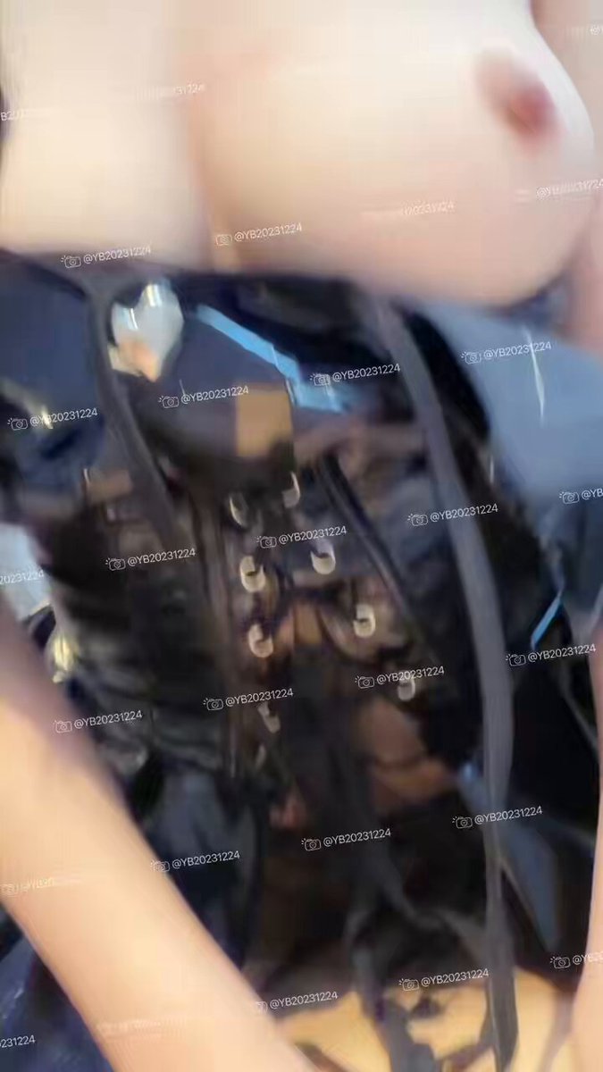 Black-Stockings Latex Tight Temptation! Busty Beauty Toys with Huge Breasts in Wild Masturbation