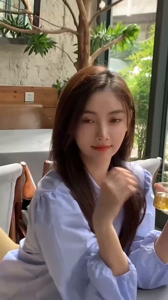 #ShanghaiW⬆️ Leng Yue, 172cm, D cup, 90kg, born in 2003. 🐻D cup, pure, slim, tall, no plastic surgery, naturally beautiful with a perky ...