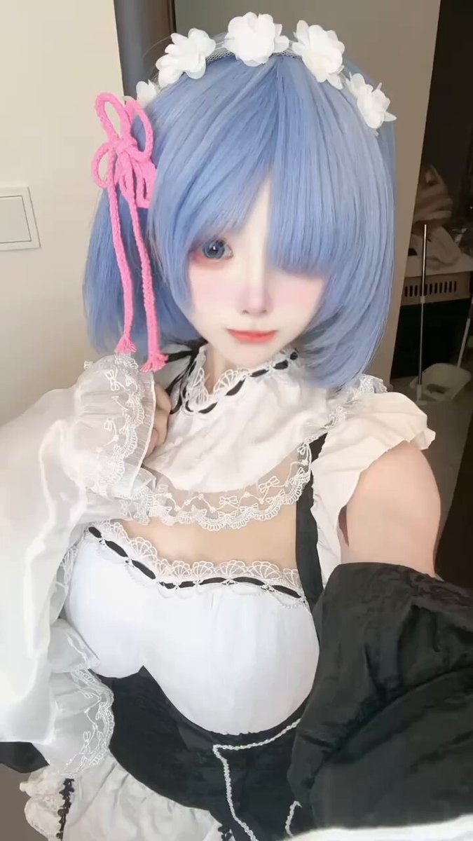 #上海06年愛好cos 王者身高162年齡06年體重80斤 胸圍天然（假賠） 本人冷白皮 天生幼態娃娃臉日常喜歡穿JK 少蘿服喜歡被主人調教做聽話的小母狗奶...