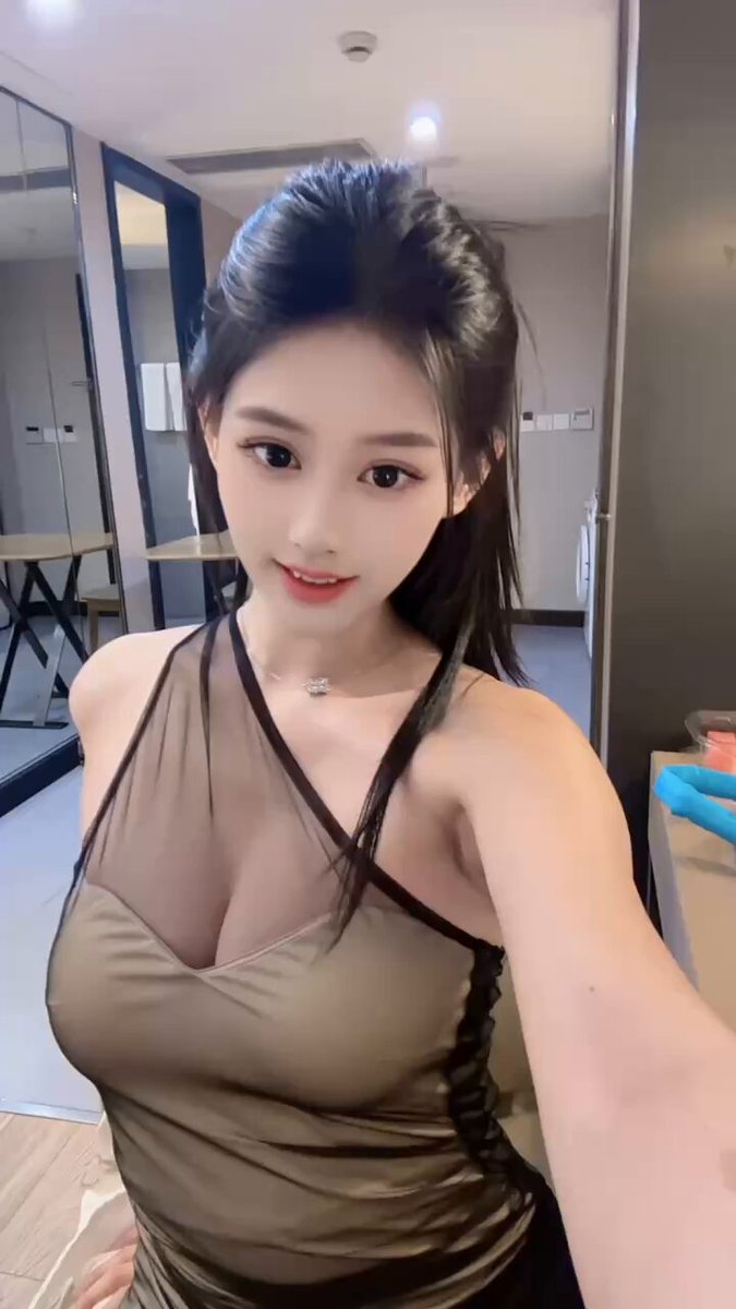 ＃上海
｜02｜173｜92｜C
173的小个子其实腿超级长，朋友都说像漫画里走出来的那种～  
皮肤很白很嫩，完全没纹身也没整过，抱起来软软的超舒服～
...