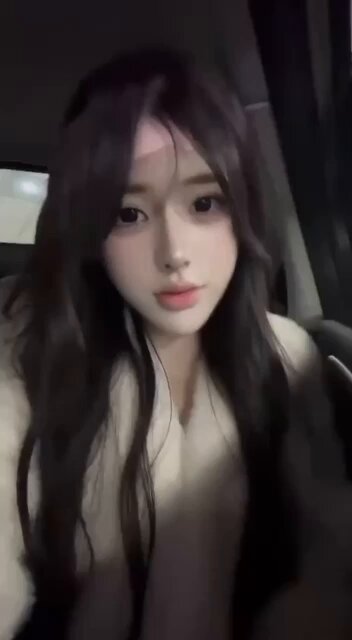 #上海
浙大毕业高材生UCL留学经历《MISS MINA》杂志封面模特
身高170 🐻C 浙江嗲妹浙江大学毕业平面模特
洋气漫画美少女
一尺腰 筷子腿 无一处纹...