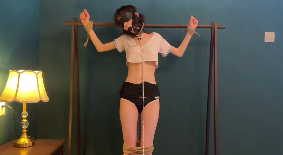 170/55 Nowa studentka doświadczyła wiązania liną przez ponad 30 minut. Wataa♥ 