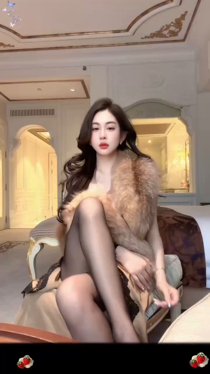 Luxurious Mansion Fox-Fur Beauty in Black Stockings Teasing — 123av.fun Exclusive