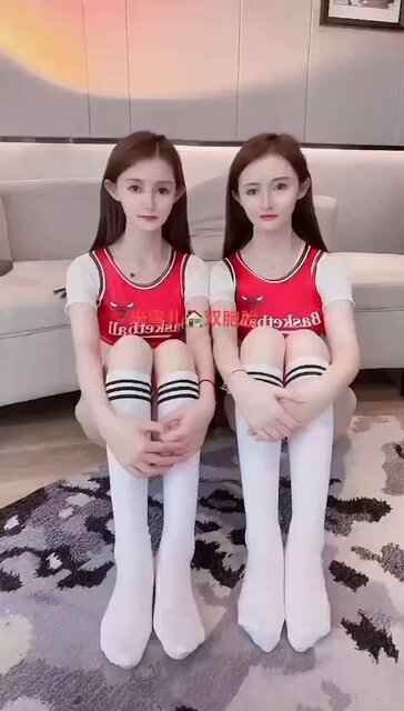 Shenzhen-tvillinger. Ekte tvillinger, storesøster 172 cm, lillesøster 171 cm. Kun landsdekkende tjeneste, ingen byspesifikke avtaler. Blo...