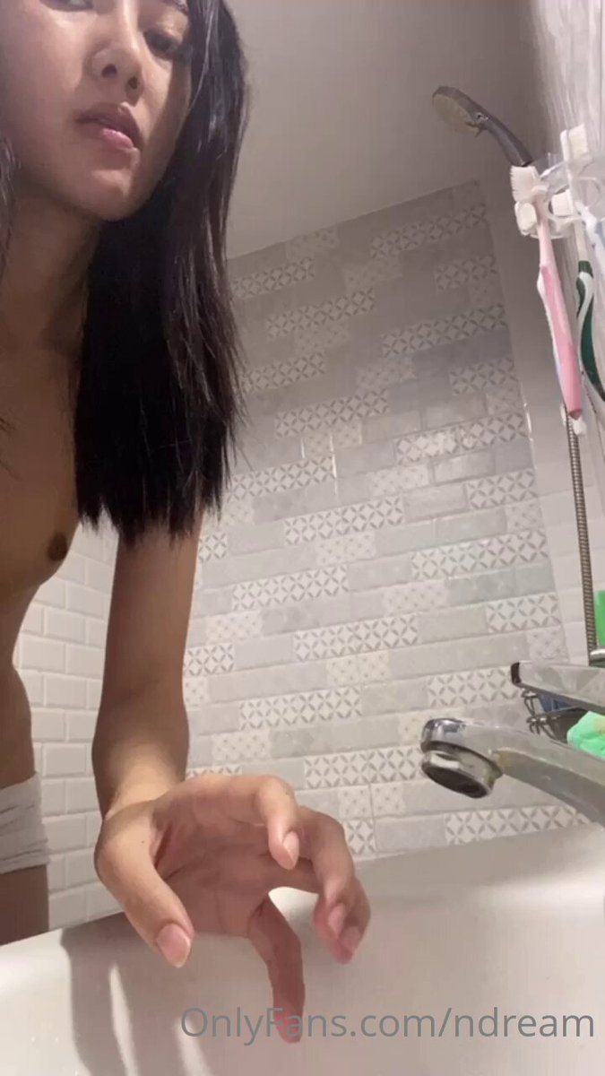 浴室で牛の耳マスクのミルク娘が裸でセルフオナニー潮吹き絶頂ショー！123av.fun独占