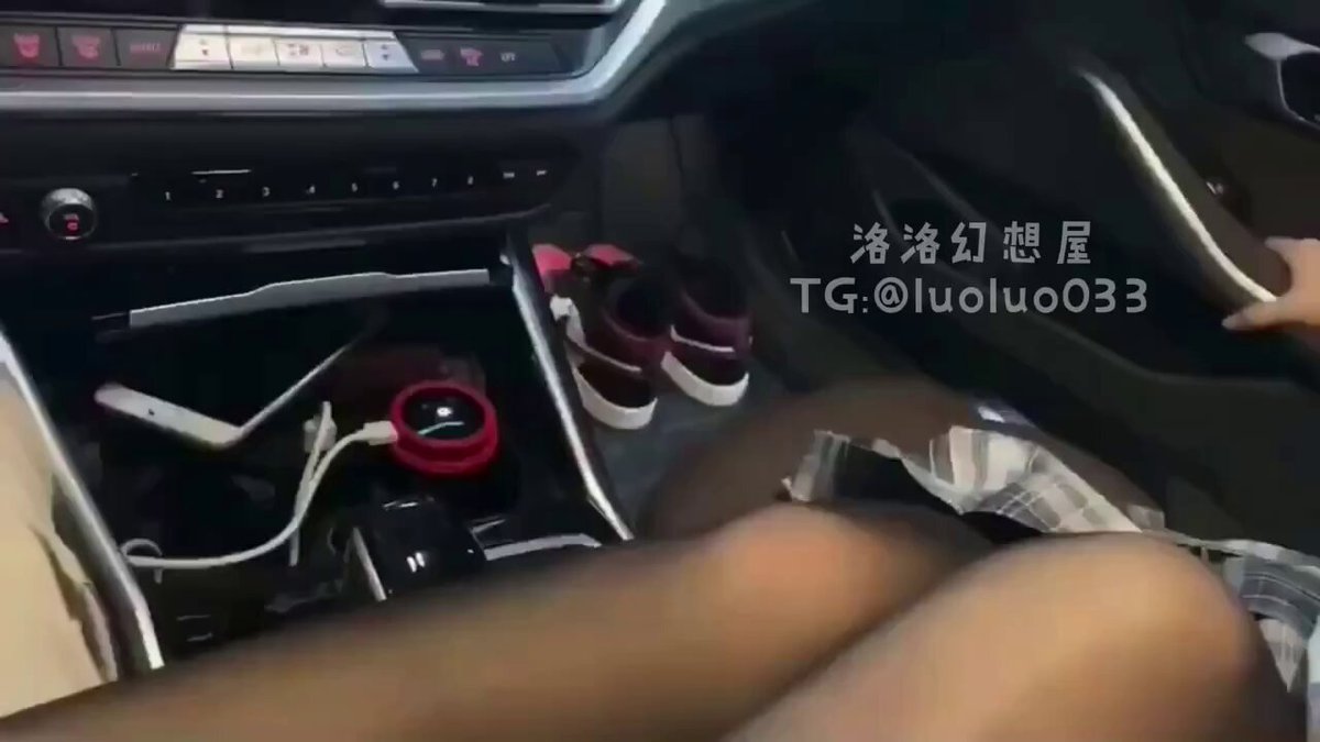 车震丝袜美女脚踩鸡巴高潮喷汁