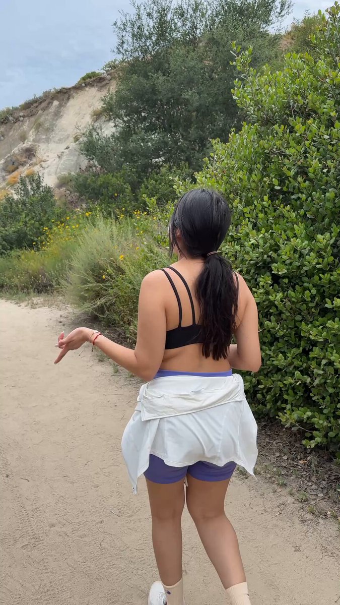 flashing on my favorite hiking trail ❤️ 