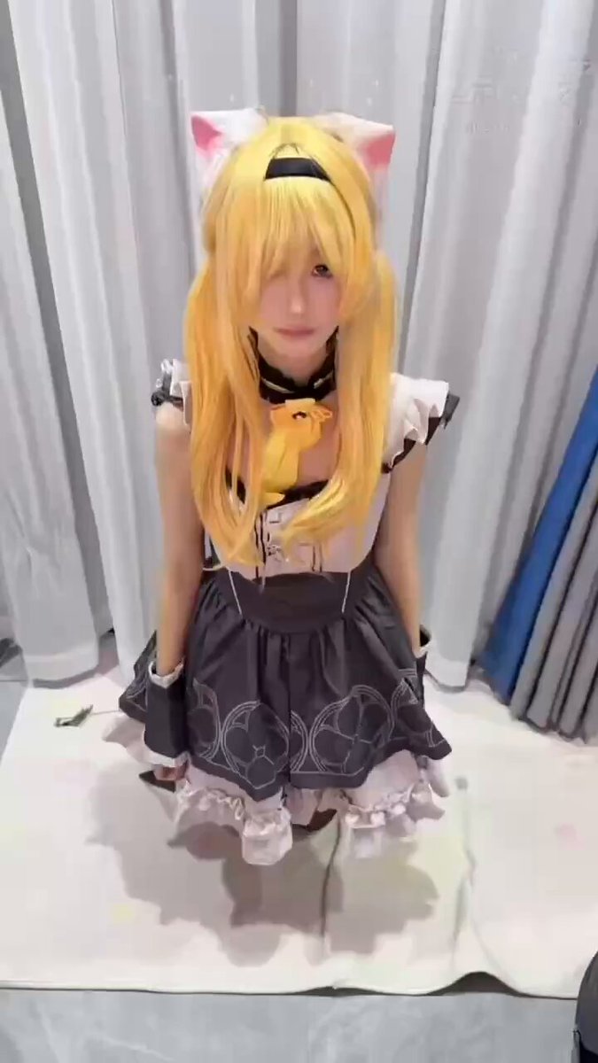 Blonde Cat-Eared Loli Cosplay Tease Self-Touching, Huge Breasts Deep-V Jiggle!
