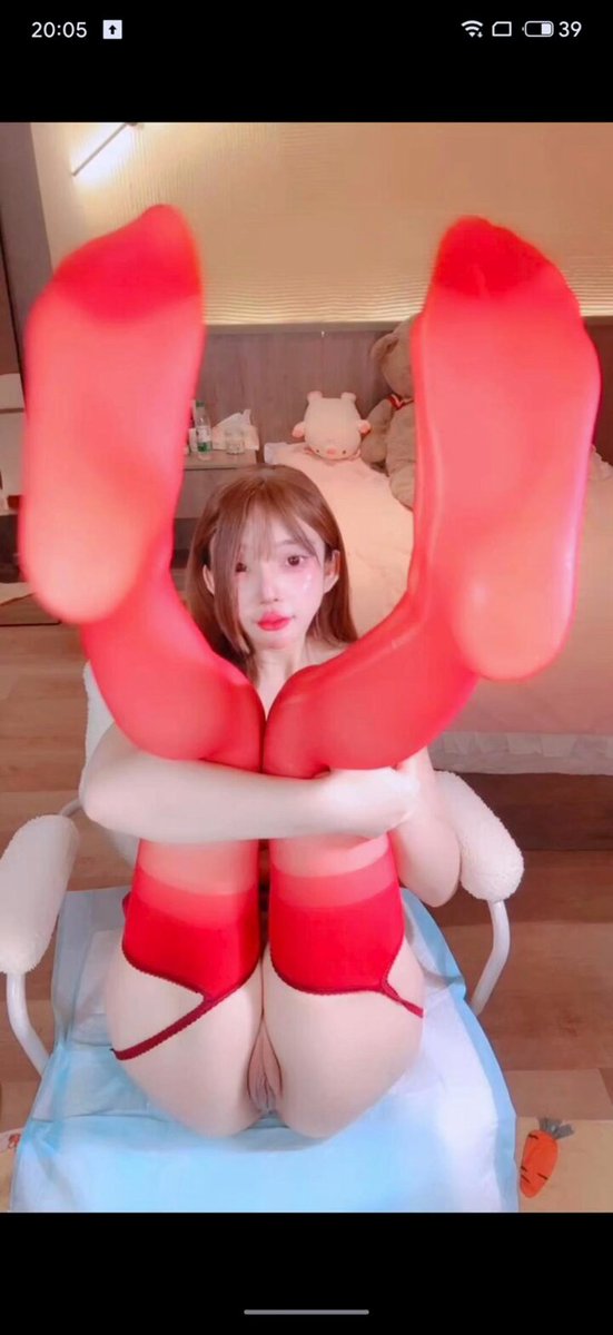 Chudai #Rote Strümpfe mit Strapsen #Online-Nackt-Chat-Video #Lokale Dates verfügbar