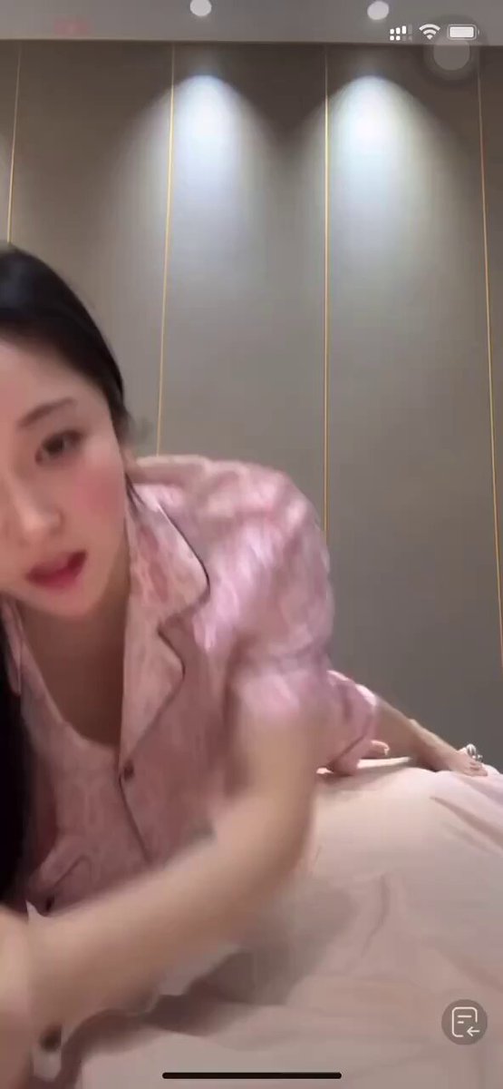 姐姐不是故意露🐻的 ，是你们非要我这样 