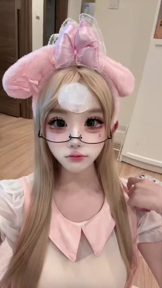 粉兔少女伸舌舔假屌超诱惑！123av.fun独家Cosplay