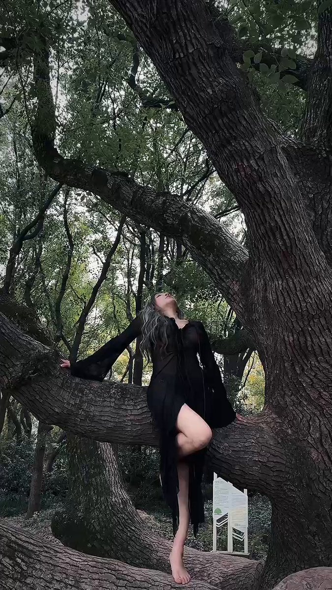 上海
生于𝟏𝟗𝟗7身高𝟏65cm 体重45kg
胸围𝟑𝟔D 腰围𝟔0cm  臀围98cm

高级脸欧美风. 𝐈𝐍𝐒.模特.小网红 
金麦色肌肤.马甲线. 超大蜜桃臀

需要安排请看简...