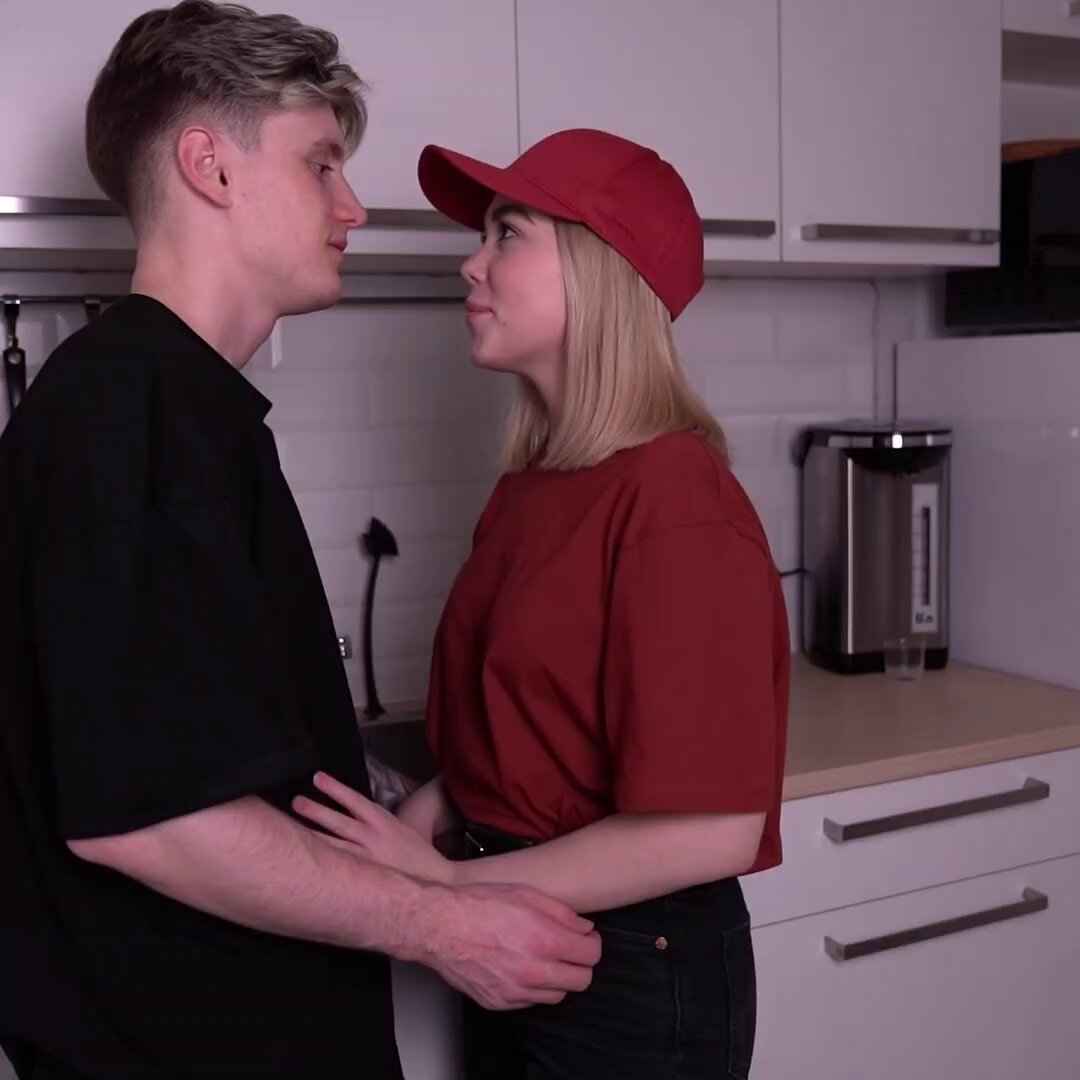 Red-Hat Blonde in the Kitchen: Deep-Throat and Perky Butt Cowgirl — Intense Riding and Fucking | 123av.fun Exclusive