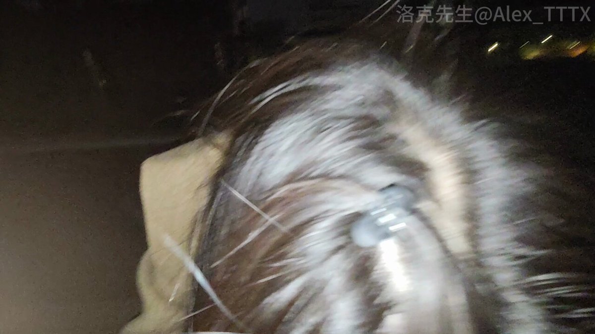 Late-Night Oral in the Car! Long-Haired Beauty Frenziedly Licks a Big Cock and Swallows Cum