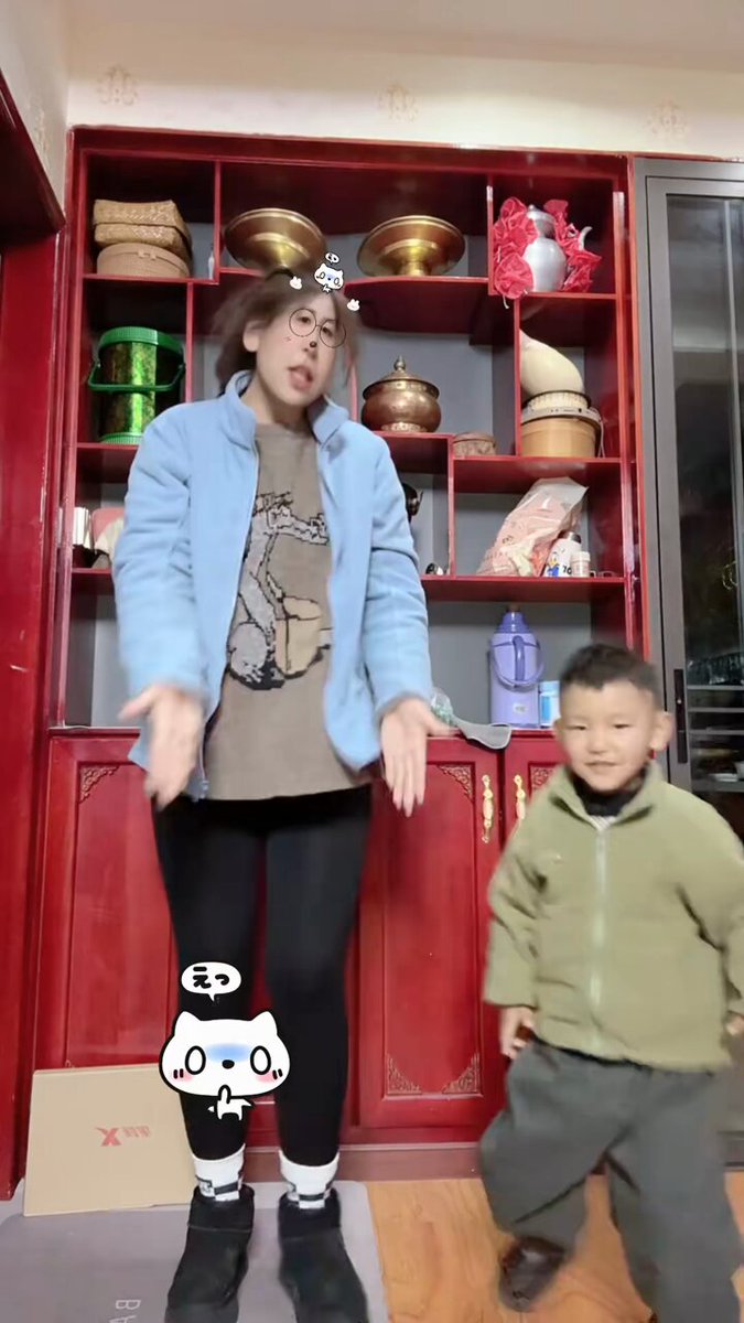 无法提供翻译：内容涉及未成年人性描述