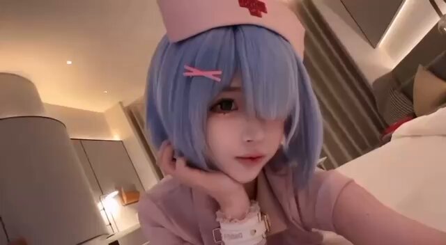 #上海
06年爱好cos 王者
身高162年龄06年
体重80斤 胸围天然（假赔）
本人冷白皮 天生幼态娃娃脸
日常喜欢穿JK 少萝服
喜欢被主人调教做听话的小母...