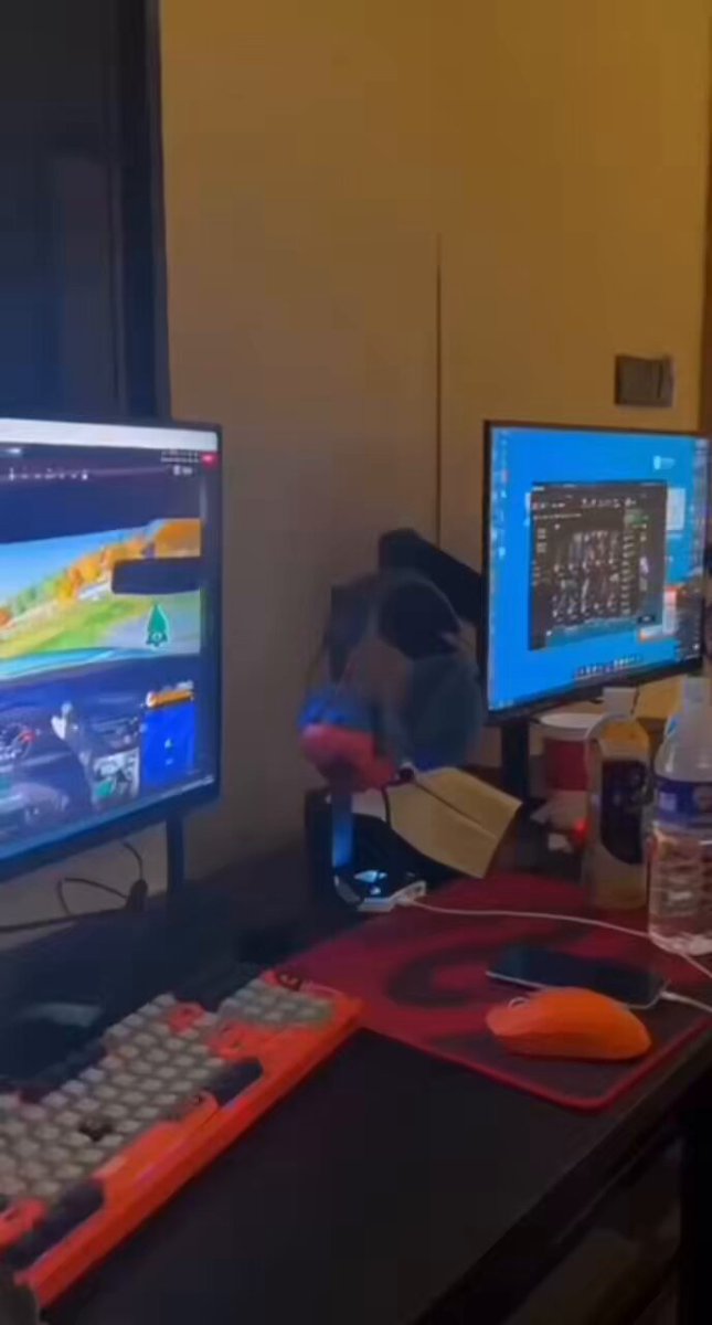 Going Wild on a Hotel Gaming Chair! Naked Girl's Perky Ass, Fingers Plunge into Her Pussy — Orgasm and Squirting