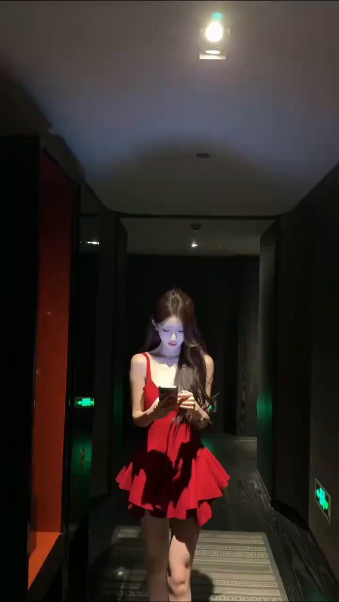 花满楼🌸外围（安排实录） 

上海极品      会喷水
• 身高: 175cm
• 体重: 98斤
• 胸围: d杯
• 年龄: 00后
身体匀称，无赘肉，S型身材，照片与本人...