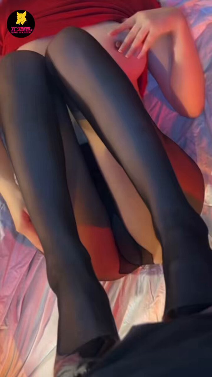 Black Stockings & Perky Ass Slut X @VISION2046 — Bed Self-Pleasure Seduction Show