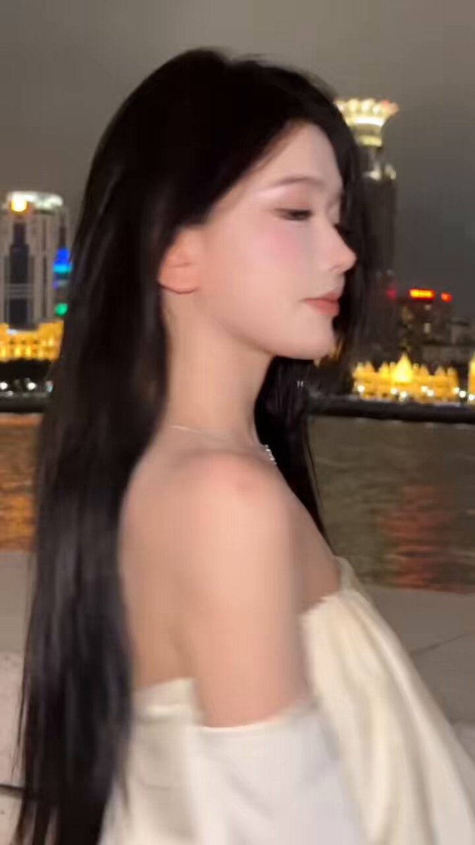 #上海

真实外国语学院校花 
白天上课 下午兼职赚学费  每天只接预约❗️
爱好钢琴🎹舞蹈💃网球🎾
身高/174
体重/96
胸围/真实C 🐣03年宝宝

书画舞...