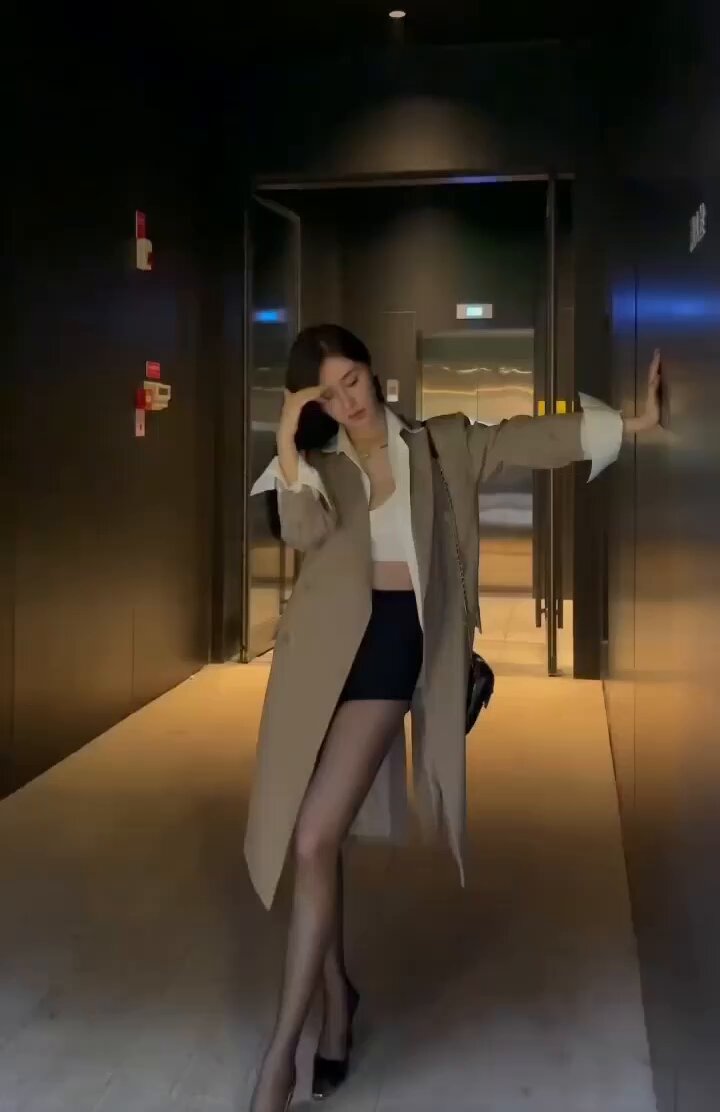 #上海 家五外万 
喜善
身高178 天然E天然 #白虎 
平面模特 法拉利御用车模（可验证App）偶尔佛系 
只见有元人 全身无整  
气质女神类型 御姐高纯 ...