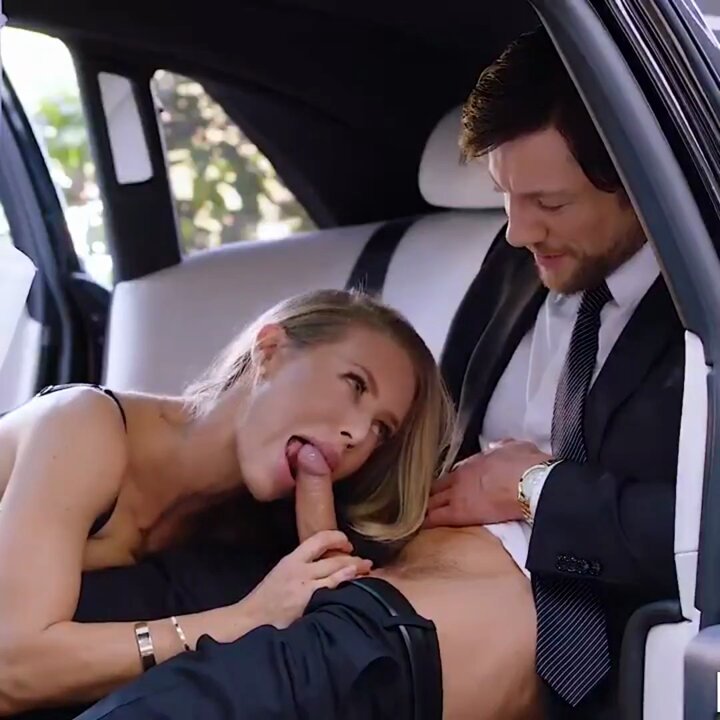 豪车内金发美女深喉口爆西装男狂舔大屌