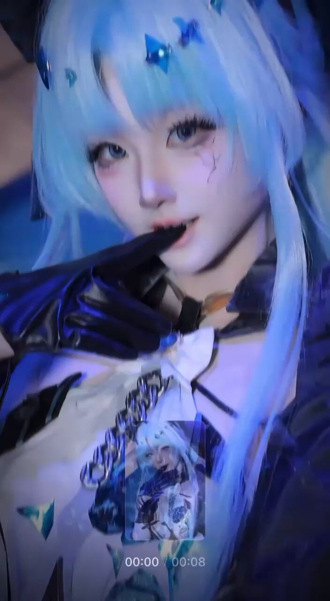 【上海小熊软软上线啦～】  
167cm｜36D｜05年
「可以蹭蹭、可以亲亲、可以一直黏着不放手」  
「喜欢被哥哥牵手、摸头、喊宝宝～」  

有超多cos...