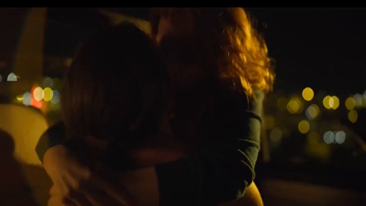 红发美女车震激吻裸浴狂干高潮连连