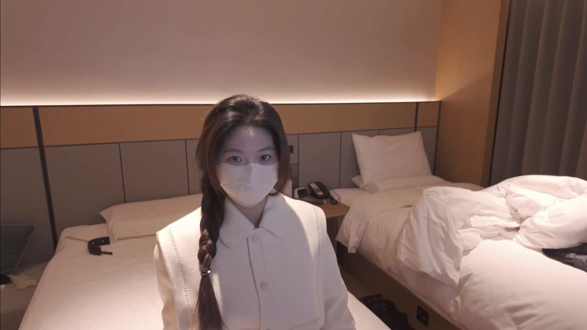 近期认识的一个苏州小白领，这种极品身材真是少有，纯天然的傲人双峰，纤细的双脚，让我欲罢不能~ 