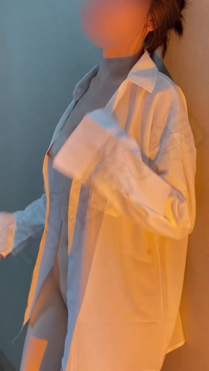 阿祖私拍📸
青岛酒店96年的大学嫩妹，真的太棒了，无论从哪个方面颜值，身材都是顶级的了，各种姿势也是统统解锁了一遍，从房间到浴室，可惜她男朋...