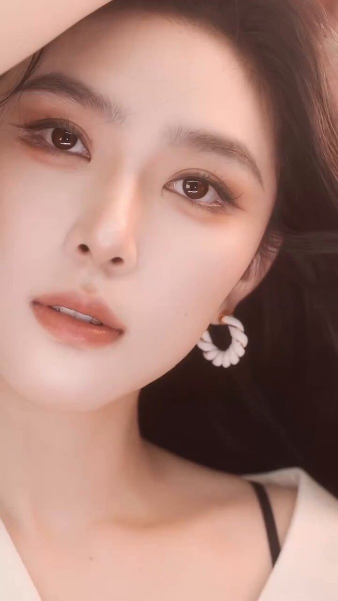 #深圳 5⬆️   

原生气质御姐 🦜

• 𝐇𝐞𝐢𝐠𝐡𝐭身高｜175
• 𝐁𝐮𝐬𝐭胸围｜D
小红书博主 纯兼职，非职业性打卡上班
不抽烟，无纹身，常年健身，蜜桃臀（完美...