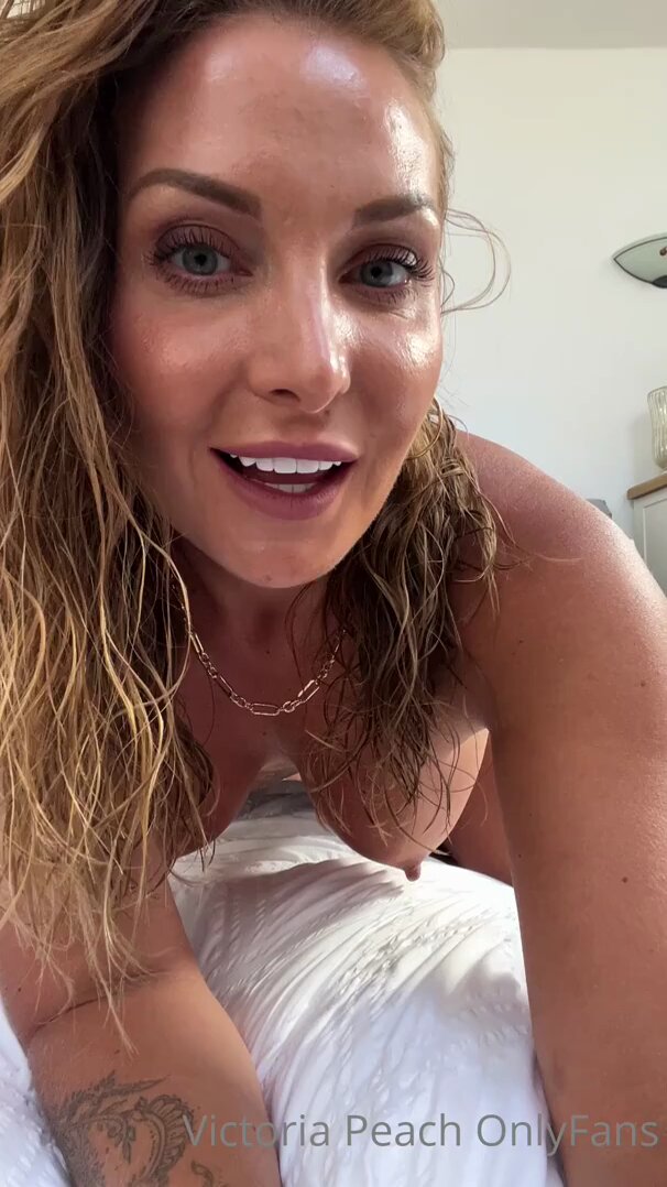 Victoria Peach Naked in Bed, Legs Wide Open! Busty Tattooed Tease Masturbates