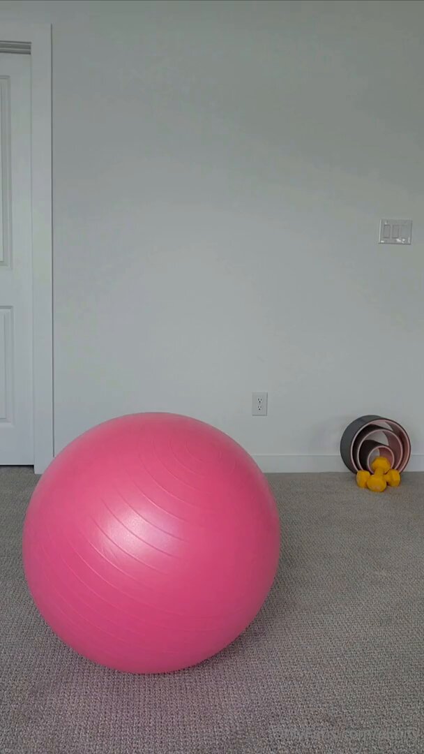 Busty Beauty Rides a Pink Yoga Ball! Exposed Huge Breasts and Perky Butt Twisting Completely Nude