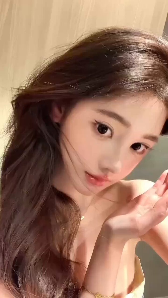 #上海 #黄浦区硬五 yoo
04小古力娜扎新疆人 全脸无整
     ❤️💛💚🧡 🎀          5️⃣⬆
       
       年龄:04身高:170  体重82斤 🐻: D

🐧：3826...