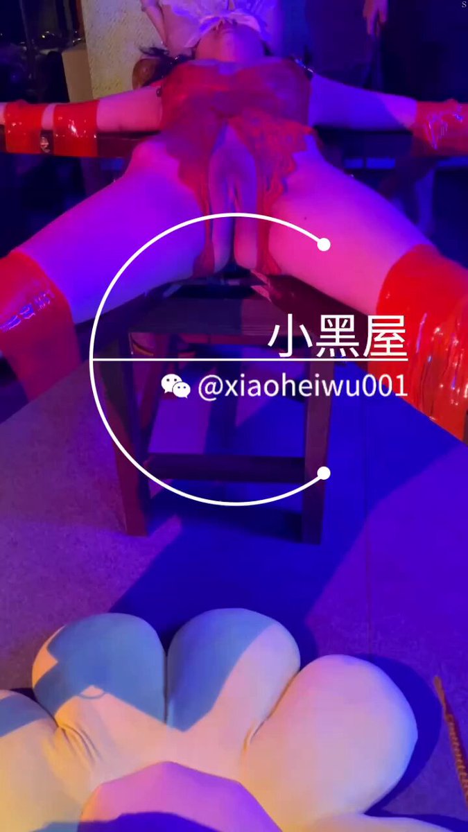 上海绿奴高官人妻献妻调教
圈养两天，让驻场女s滴蜡鞭打都让骚母狗敏感的不行
完整在

Wataa



 