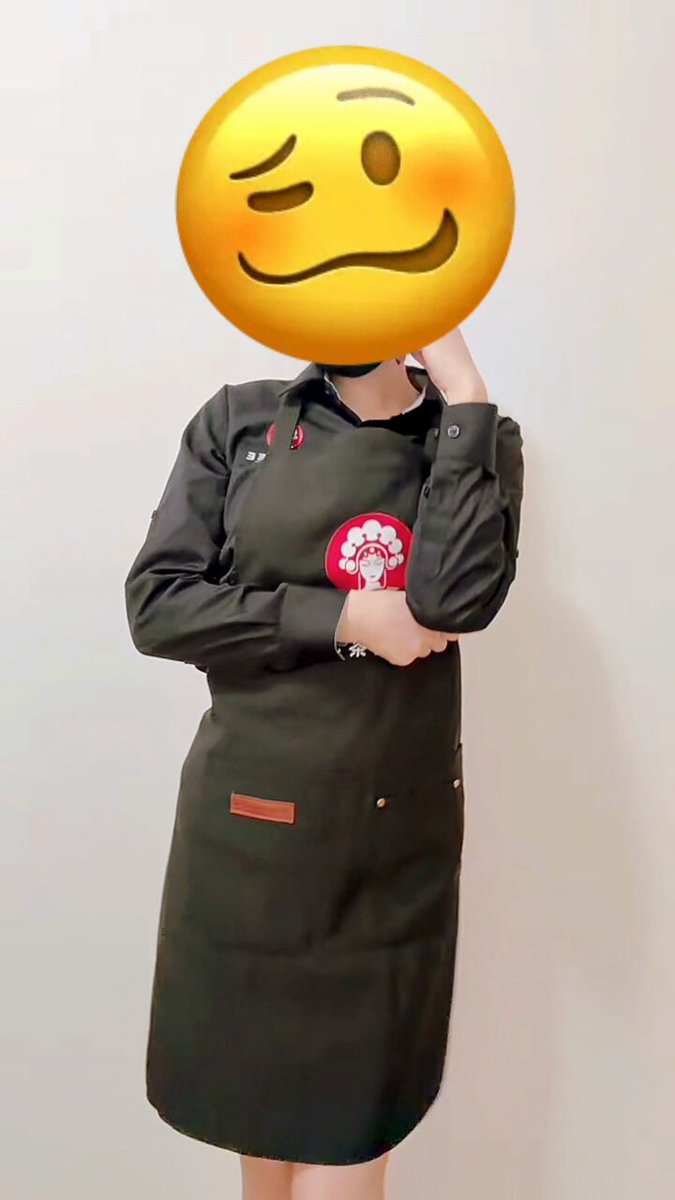 スターバックスのメイドが脱衣誘惑！黒ストッキングとランジェリーで巨乳とプリッとしたヒップ、超セクシー