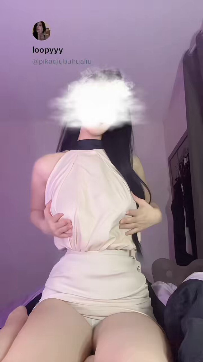 清纯的衣服下面长了对淫荡的奶子



 
 