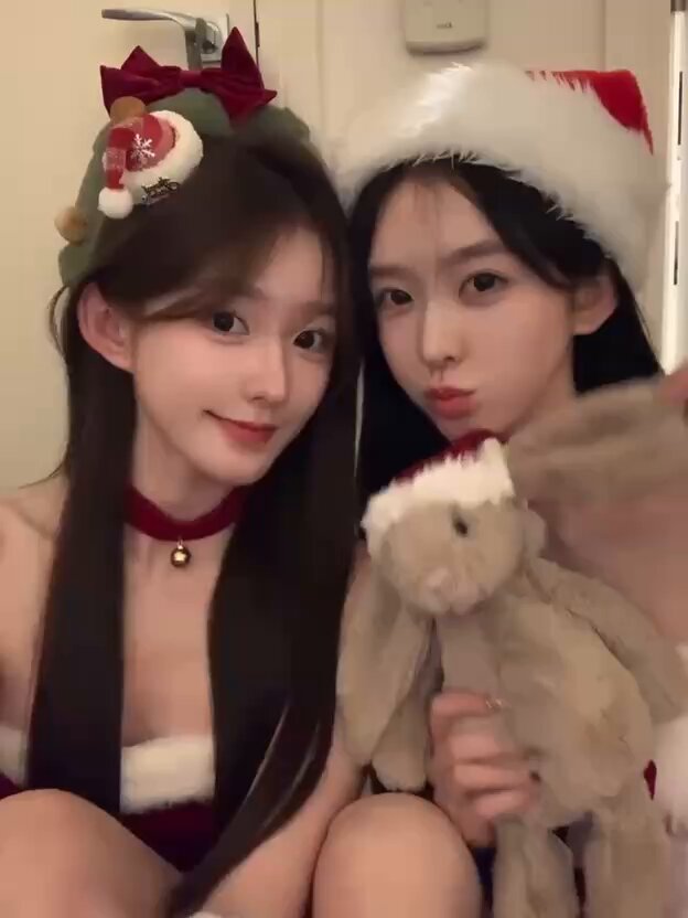 【#上海 】梵高独家🌩
tg美女看照群：
上海上戏双胞胎
姐姐172 天然D 46kg
妹妹175天然D 46.5kg
清纯少年 冷白皮A4腰 筷子腿 全身无赘肉
温柔体贴 ...