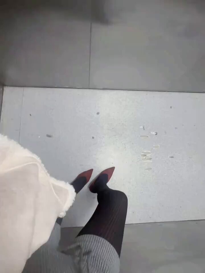 周五的夜晚哪能没有酒
女酒鬼要出门喝酒了🍻
话说你们酒量多少？ 