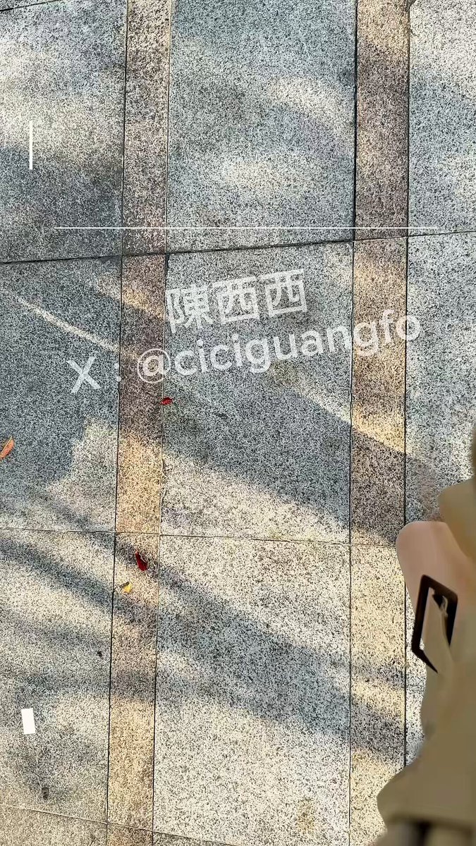 你们强烈要求返场的公园足，是大家觉得最刺激的场地吗？公园人确实有点多，有人散步还有人打篮球，足完就跑！添加了一个小彩蛋感谢大家一如既往的...