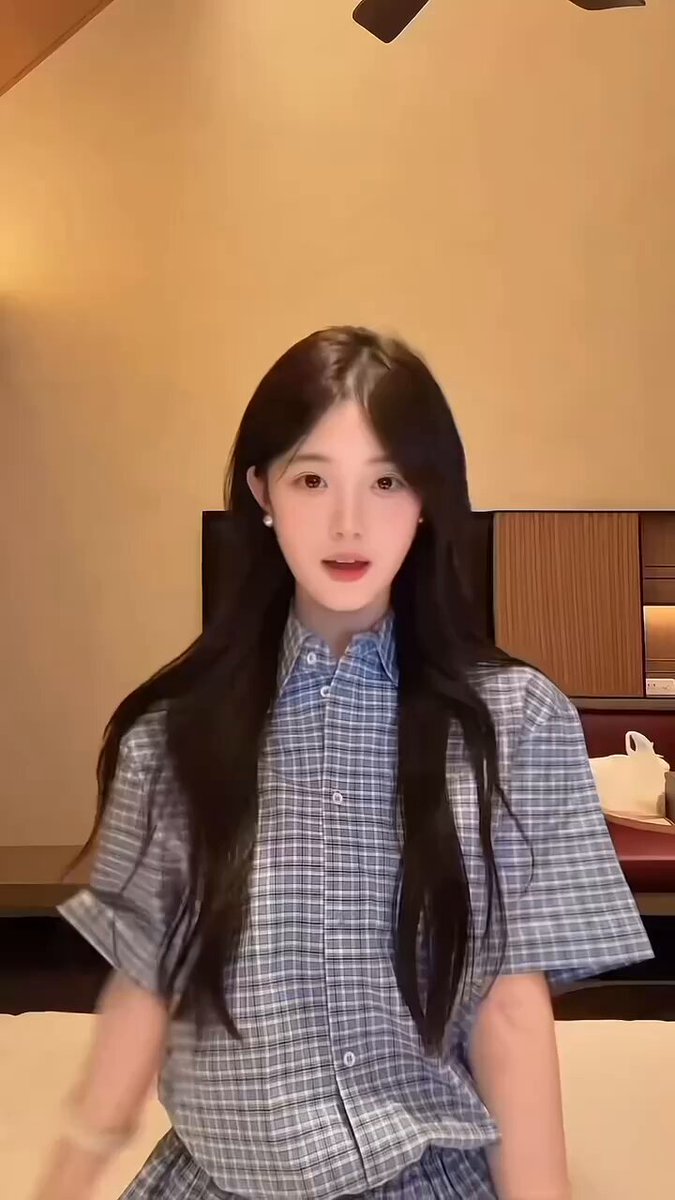 심천 미셸🏠 레몬🦜 순수하고 청순한 아르바이트생, 키 175cm, 피부톤이 밝음, 성격은 온화함, 피부톤은 혈색이 좋음, 아르바이트는 자유분방함. #...