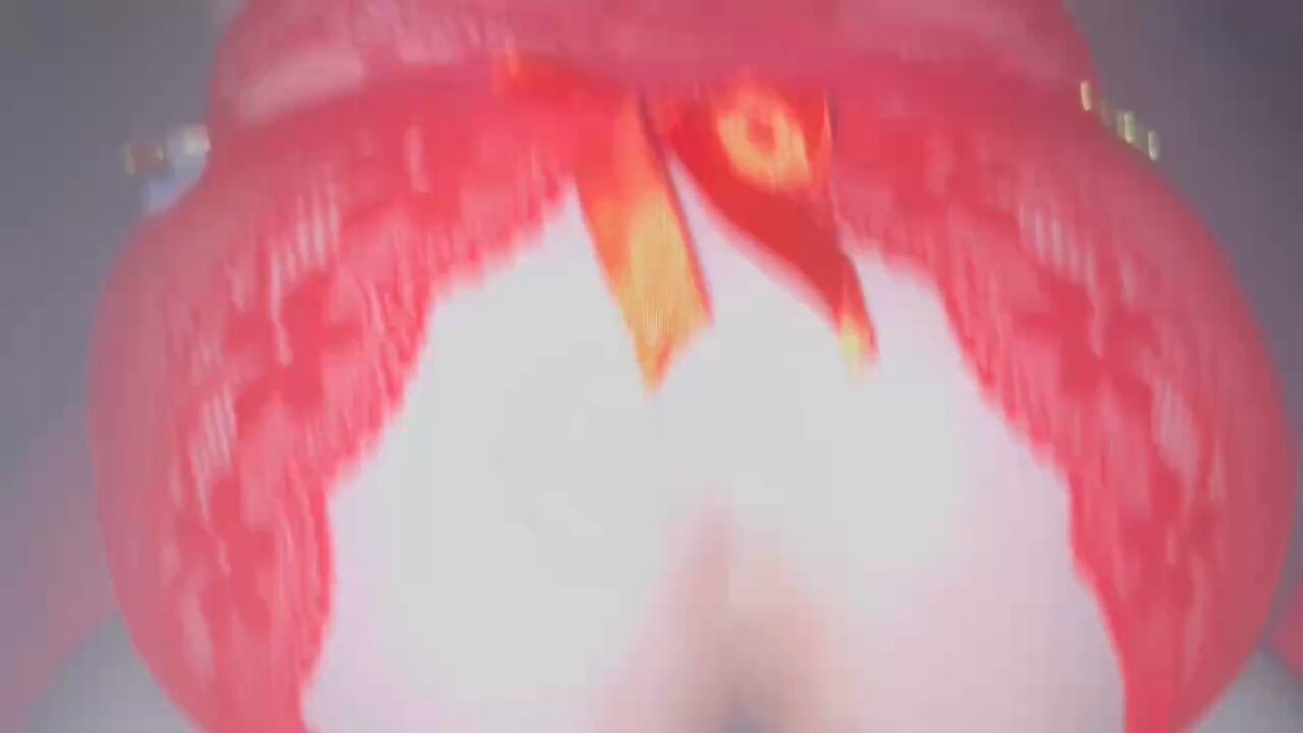 女上位177长腿男娘。腿玩年。 
珠三角可约拍。男士勿扰。
有兴趣合作女生可以私信，蹲一个长期合作的
     