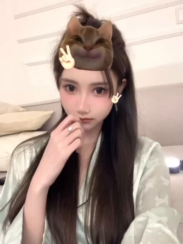 #Shanghai Home 5 Outside W #Huangpu 176-E-04 P102 Chica joven de aspecto dulce e inocente, amable y sensata, con curvas #Hard 5 #Home 5 O...