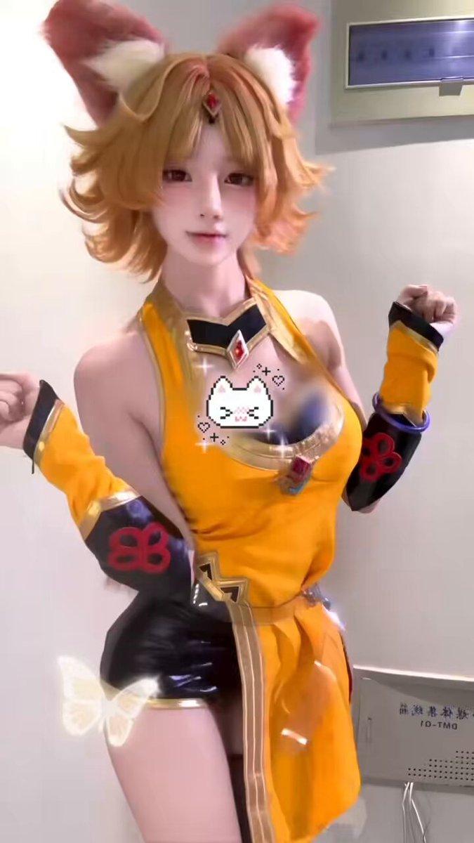 Foxgirl coser Nine-Tailed Fox super seductive! Huge breasts bouncing, perky butt writhing waiting for you to fuck!