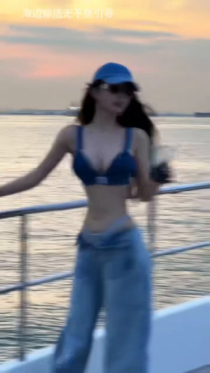 深圳🏠🦜w 北
❤️人🦜↑第一天 
英国留学传媒专业新闻学
170E雪白 有马甲线 无纹身 喜欢运动
欢迎素质哥哥交流哦～
#南山

🛰️alqp3366
🐧3830845091
...