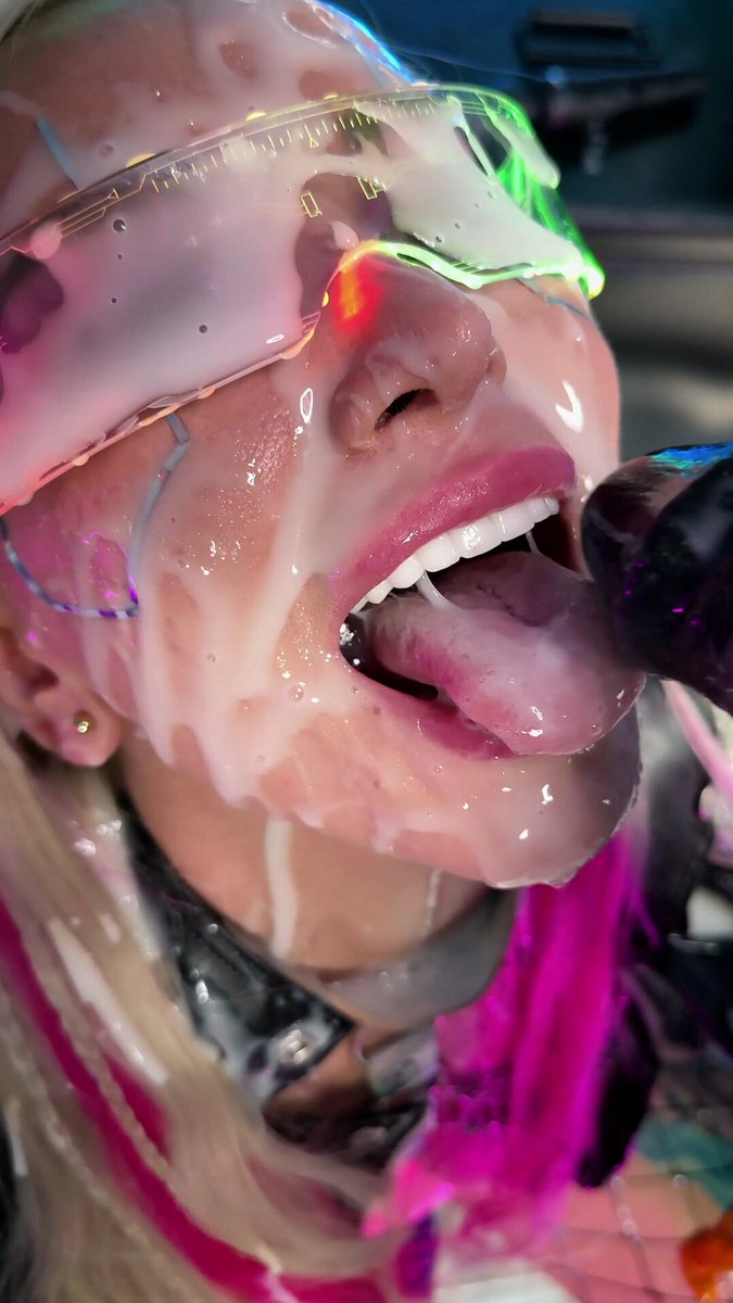 我的完整版热门视频、幕后花絮、额外内容、现场演出录像以及与我的聊天都在这里等着你 ▶️ 