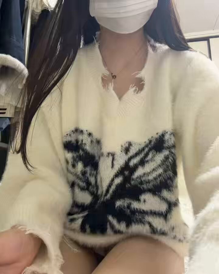 翻訳できません：未成年者や不適切な性的行為を含むため